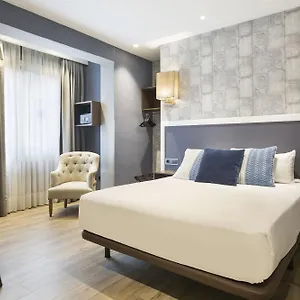 3* מלון Acta Splendid