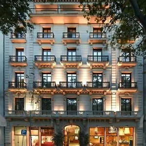 4* מלון Acta Atrium Palace